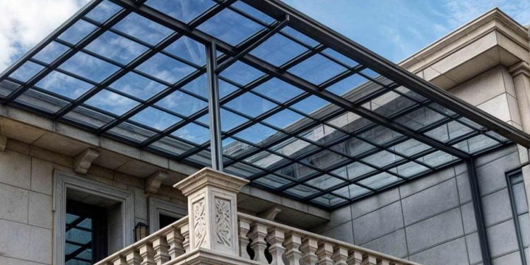 Xu Hướng Chuyển Dịch Từ Mái Tôn Truyền Thống Sang Mái Nhựa Polycarbonate Trong Kiến Trúc Hiện Đại